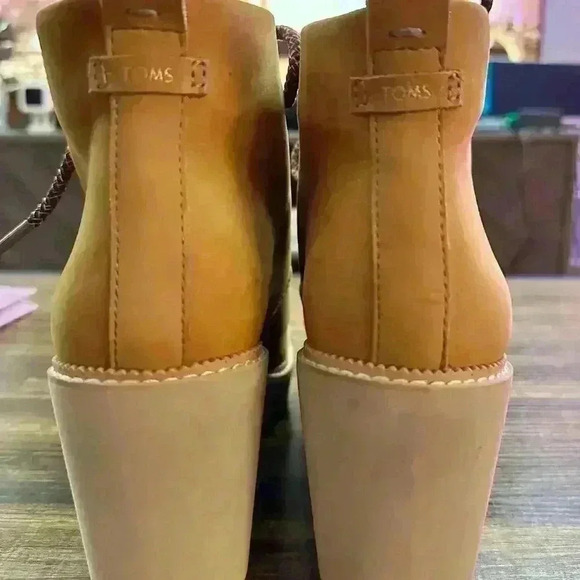 - TOMS Melrose Wedge Boots • SIZE 9 - Picture 5 of 7